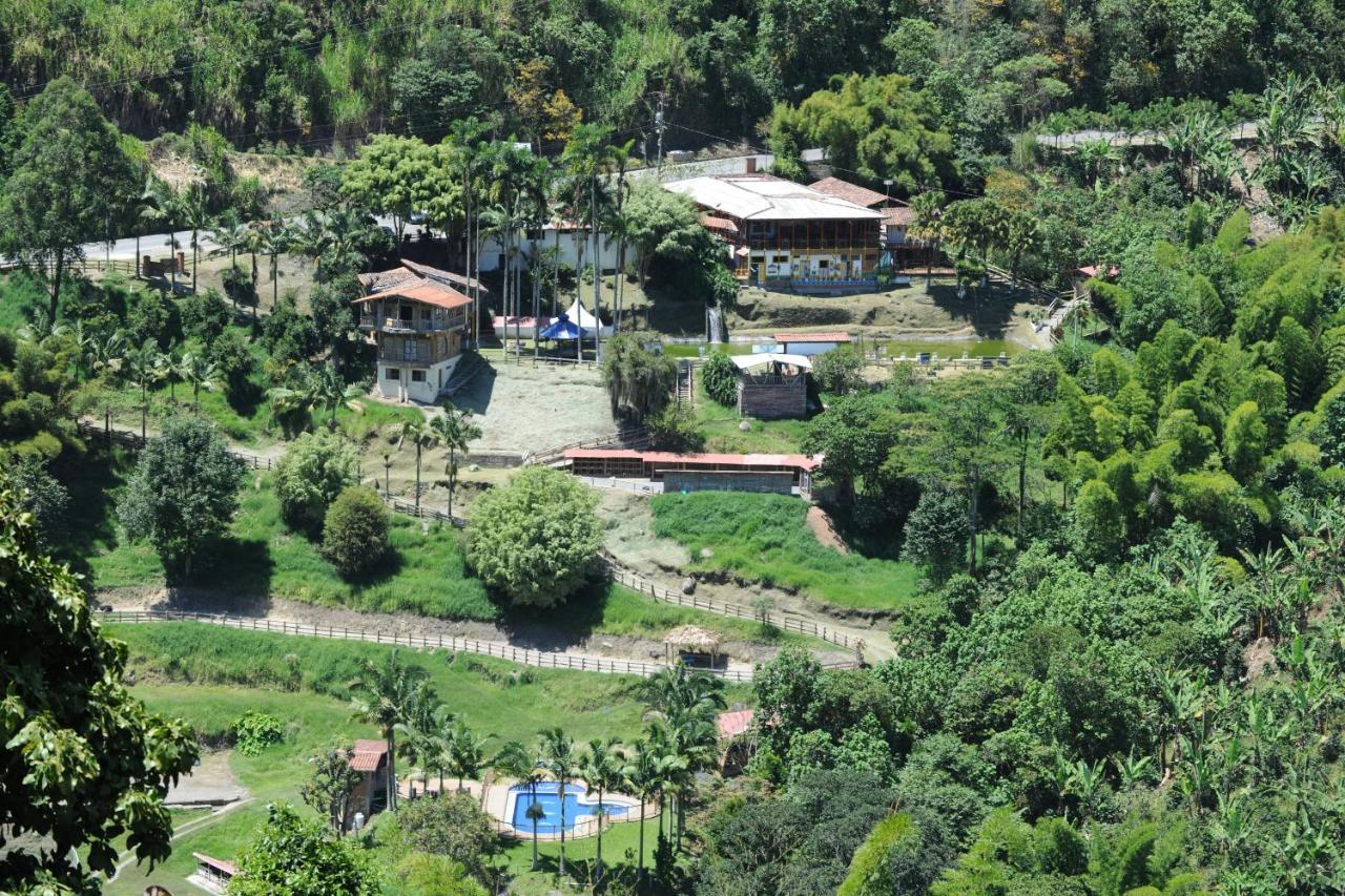 Hacienda Charrascal Coffe Farm Apartment Manizales Bagian luar foto
