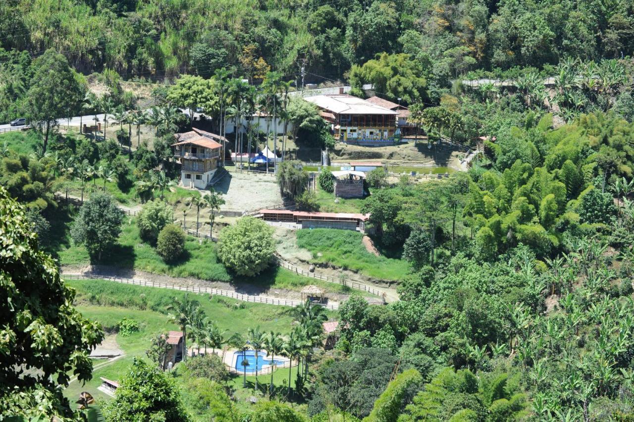 Hacienda Charrascal Coffe Farm Apartment Manizales Bagian luar foto