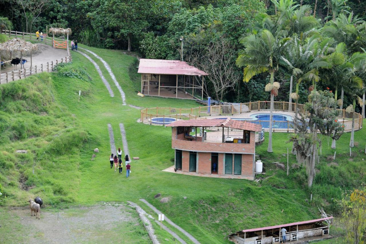 Hacienda Charrascal Coffe Farm Apartment Manizales Bagian luar foto